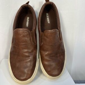 Old Navy Boy’s Faux Leather Brown Slip-Ons Sneakers Size 3